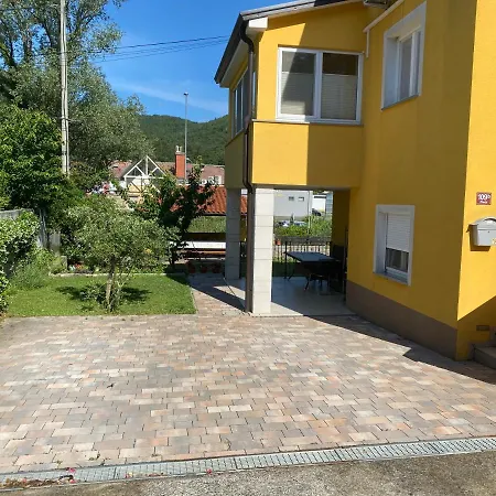 Apartma Mira Apartamento Zgornje Skofije