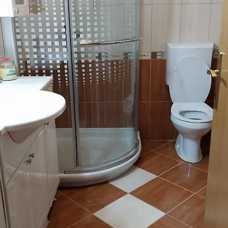 Apartma Mira * Згорнье-Шкофье